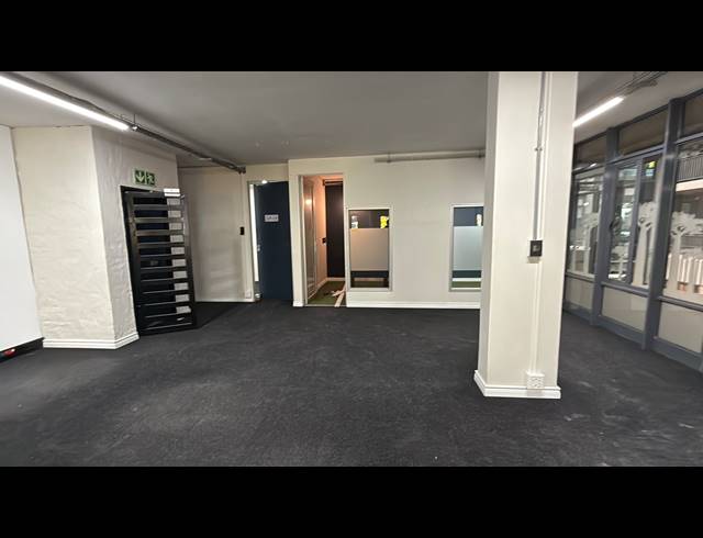 144M² OFFICE TO LET IN GREENSIDE